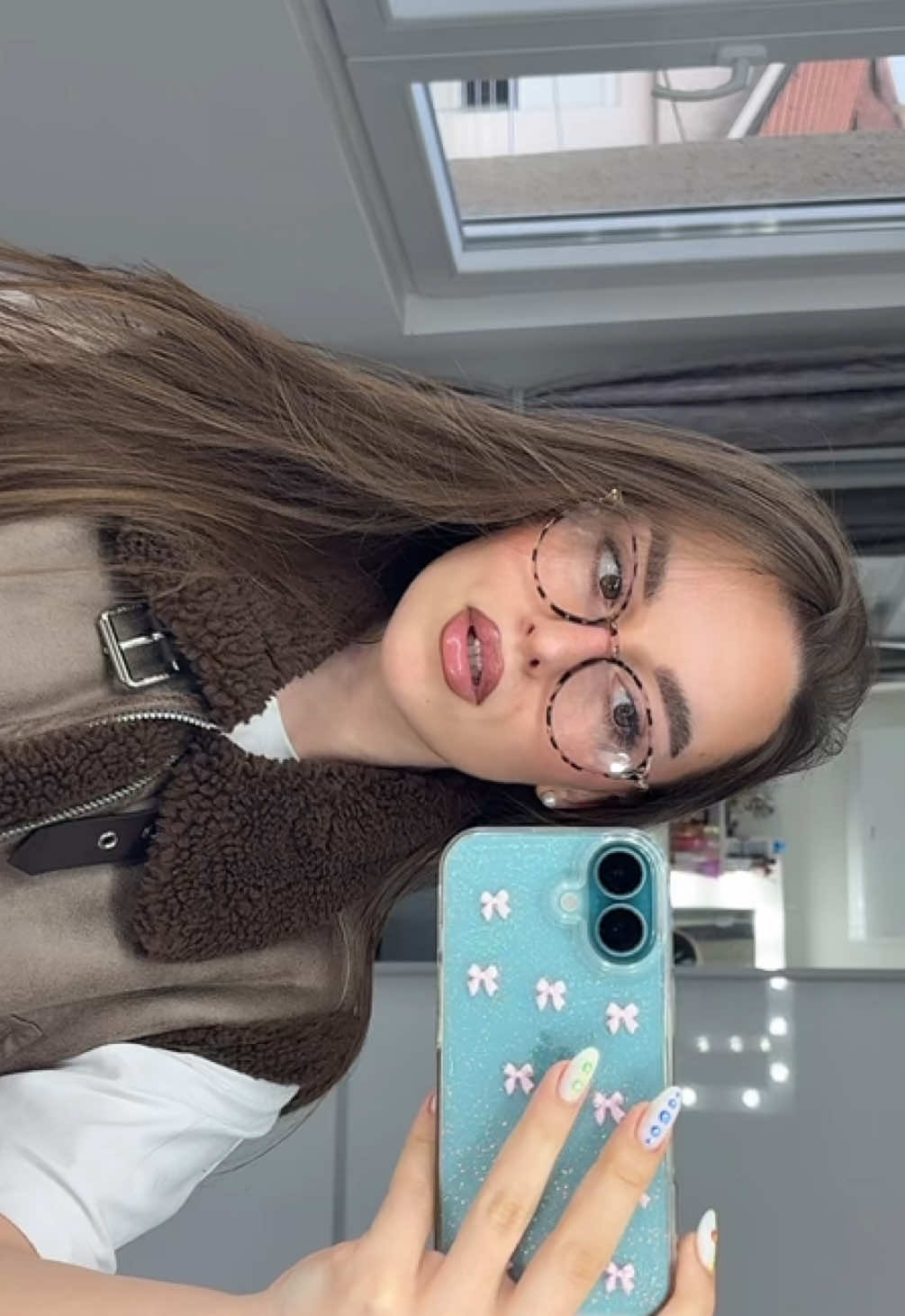 @anastasija ྀི
