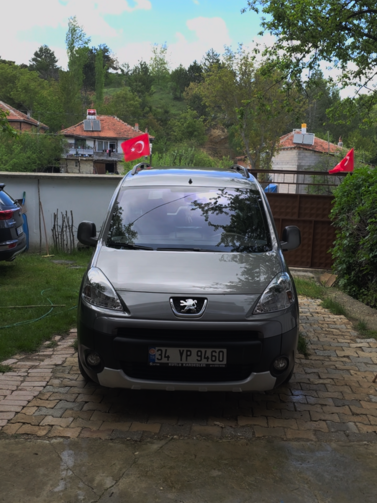 @Kia Peugeot Toyota