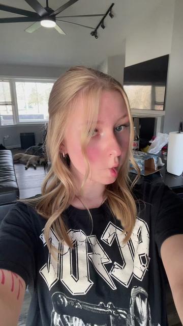 @<3