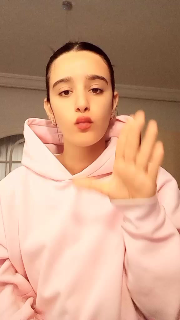 @zaYÿ__nEëb
