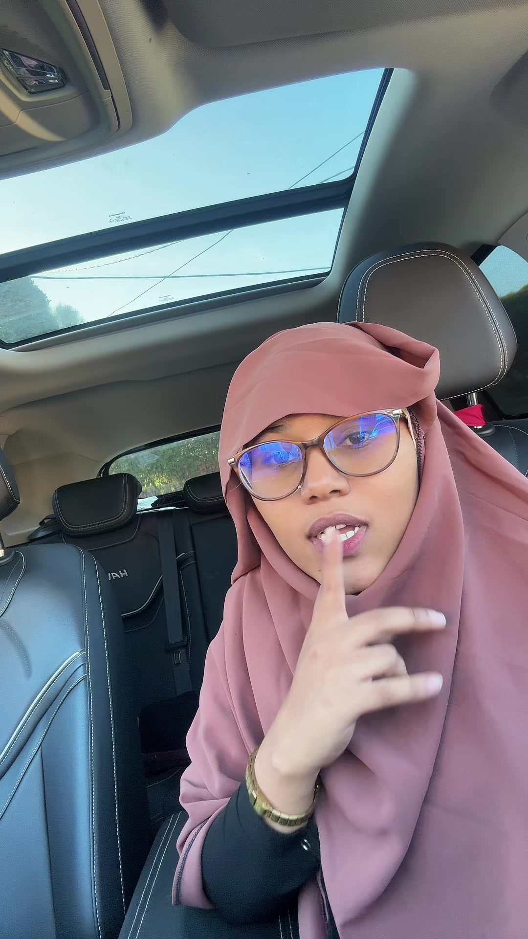 @nura 🐝