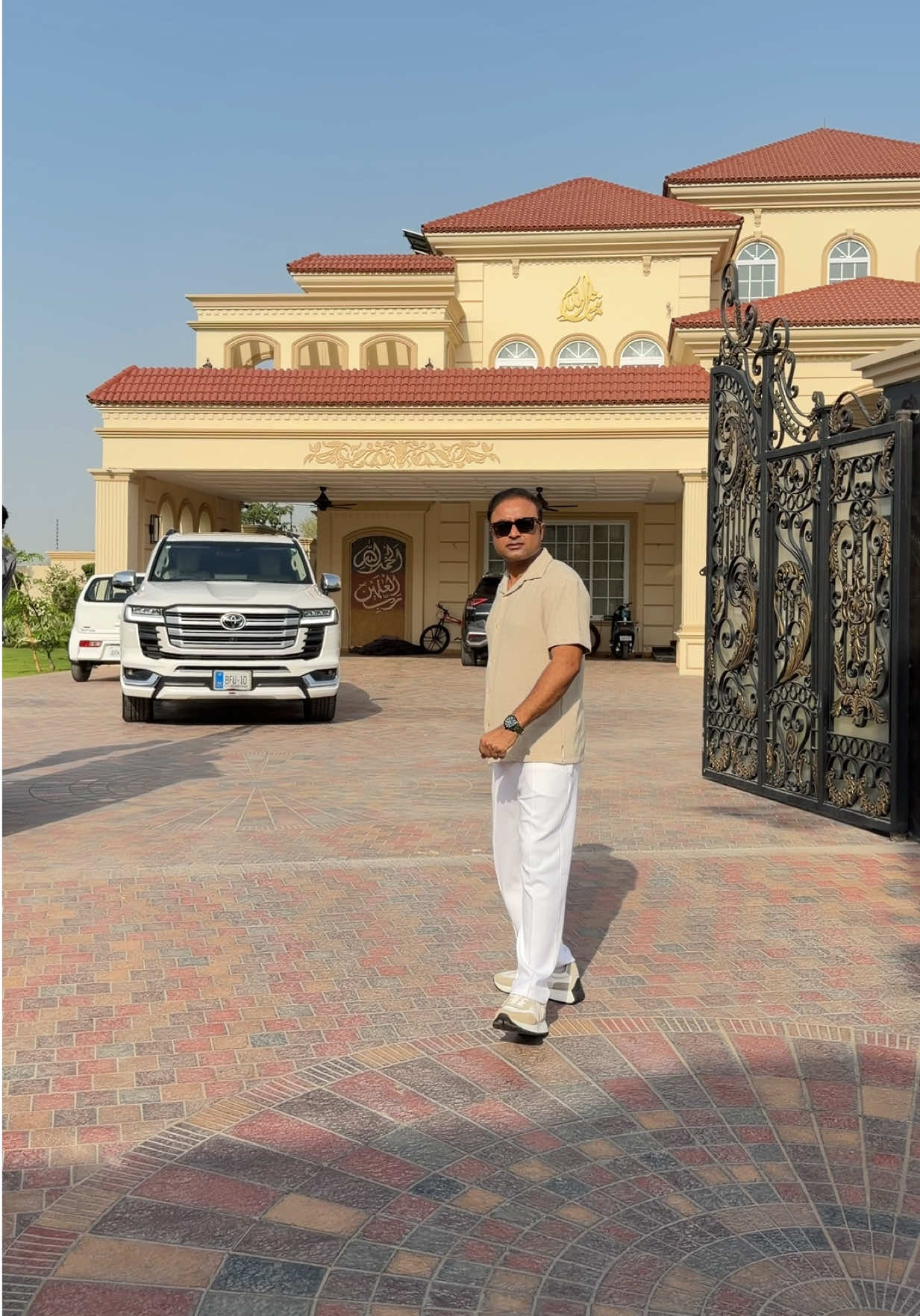 @Amin Khan Blogger