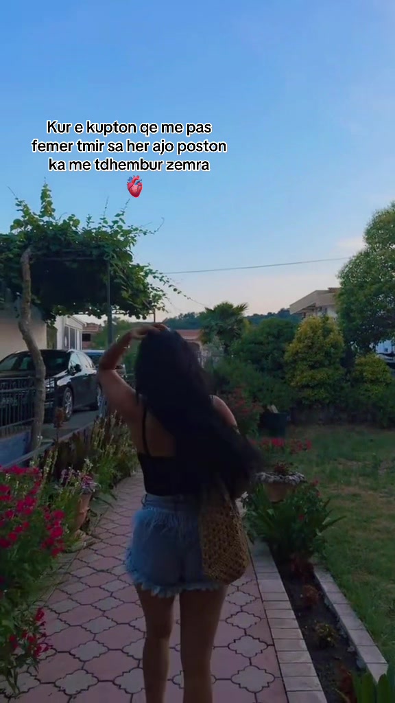 @🦋 Desara 🦋