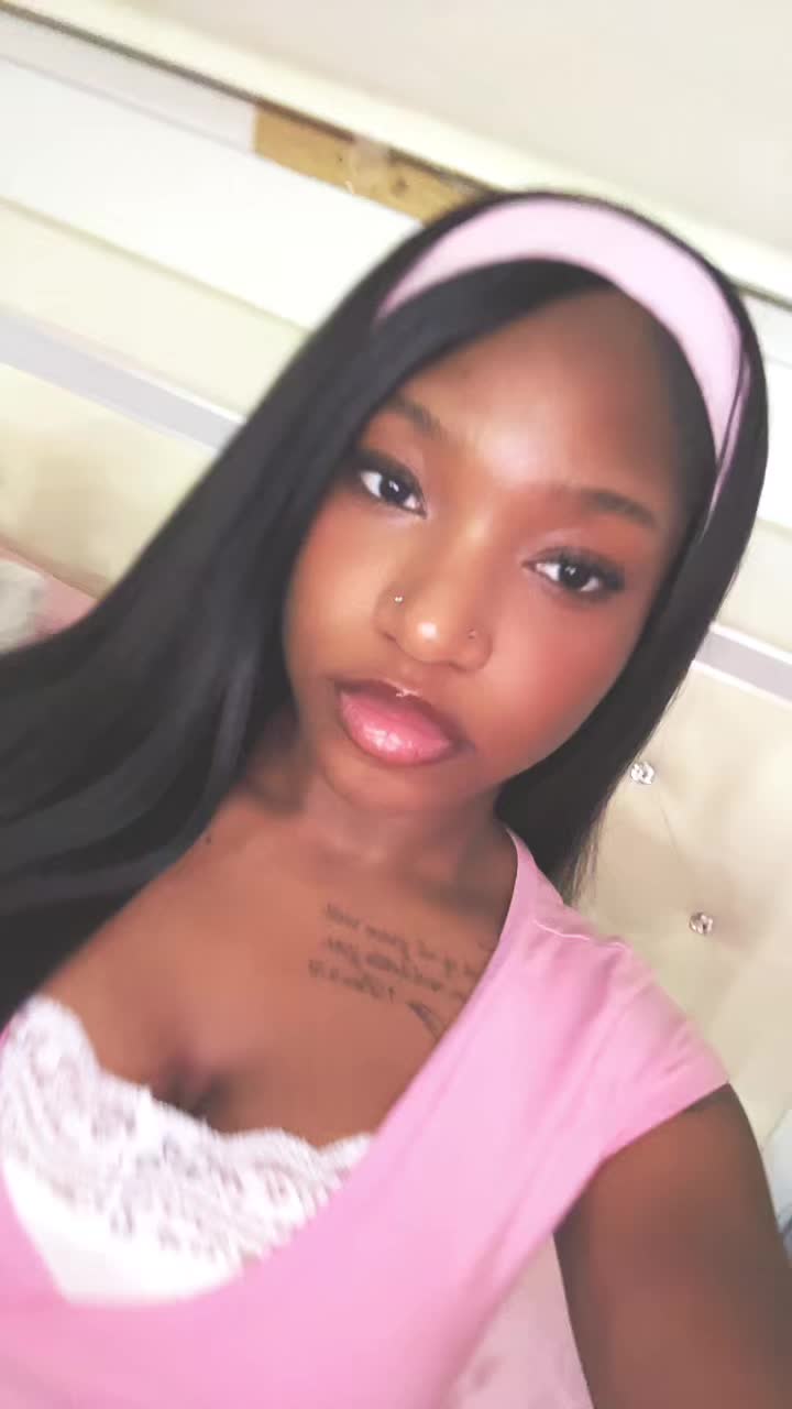 @⁷