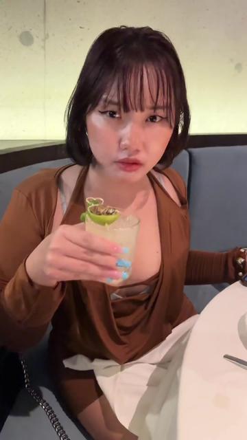 @Ah Ri &bull; អា រី