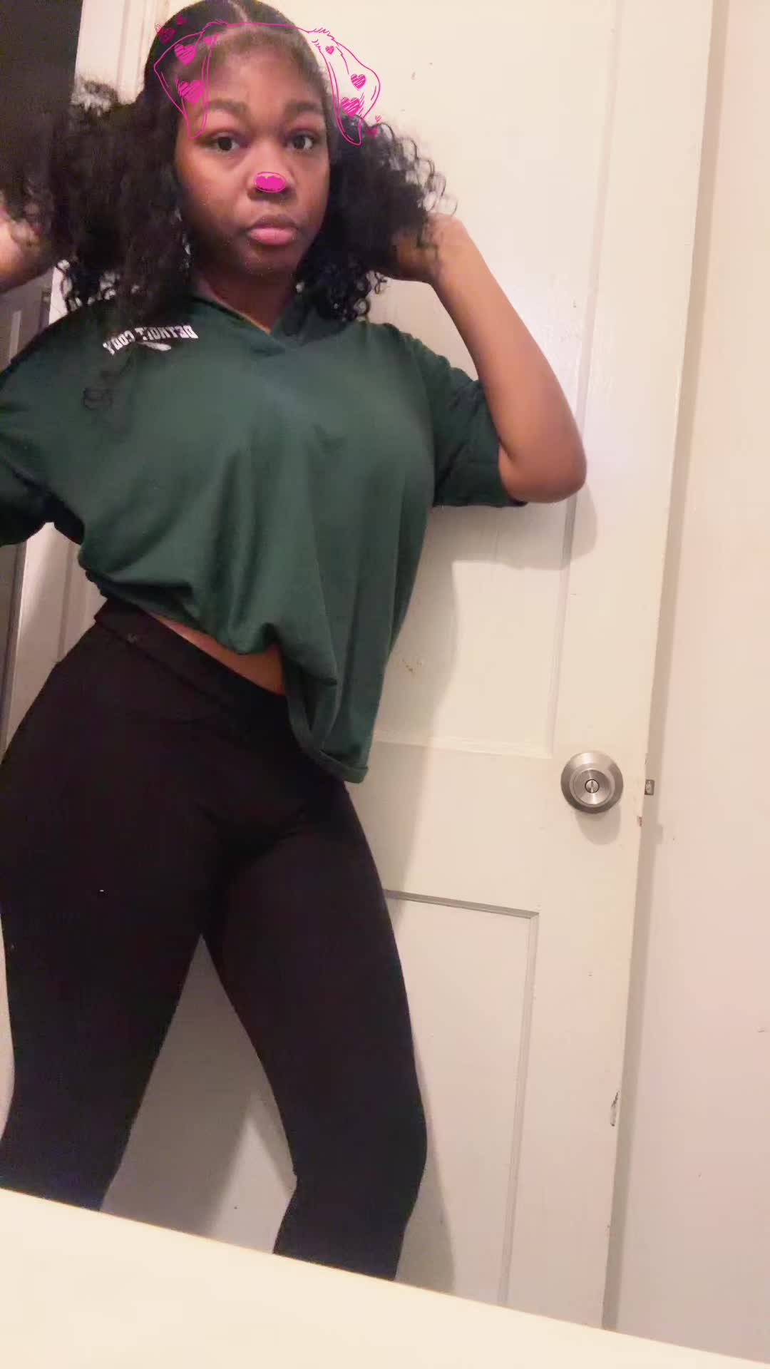 @👅.