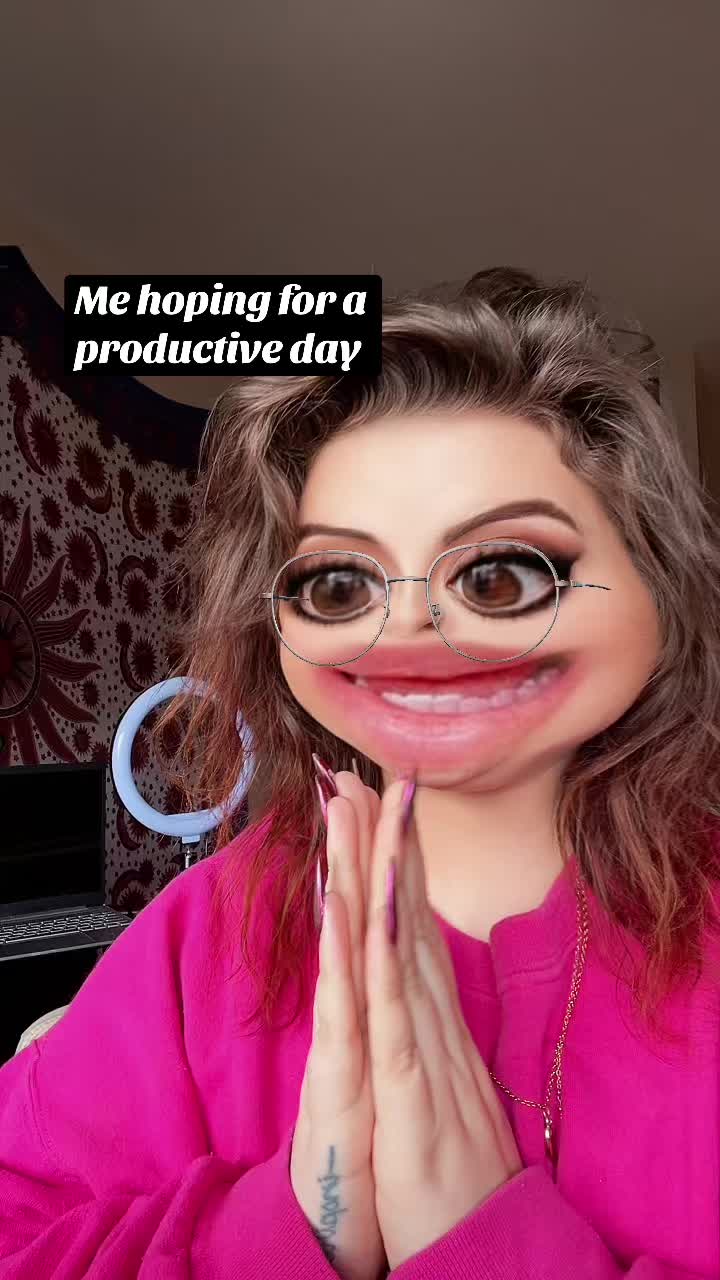 @Dee_fineapple