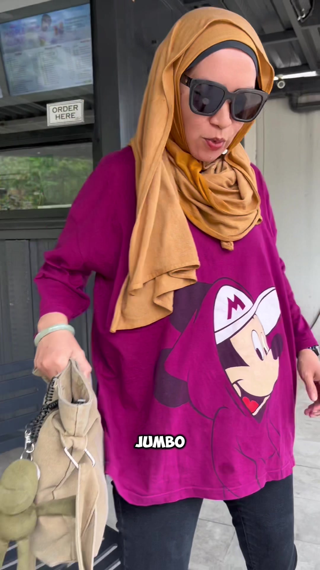 @LELI si paling TAS dan SANDAL