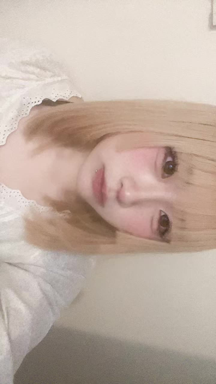 @しの