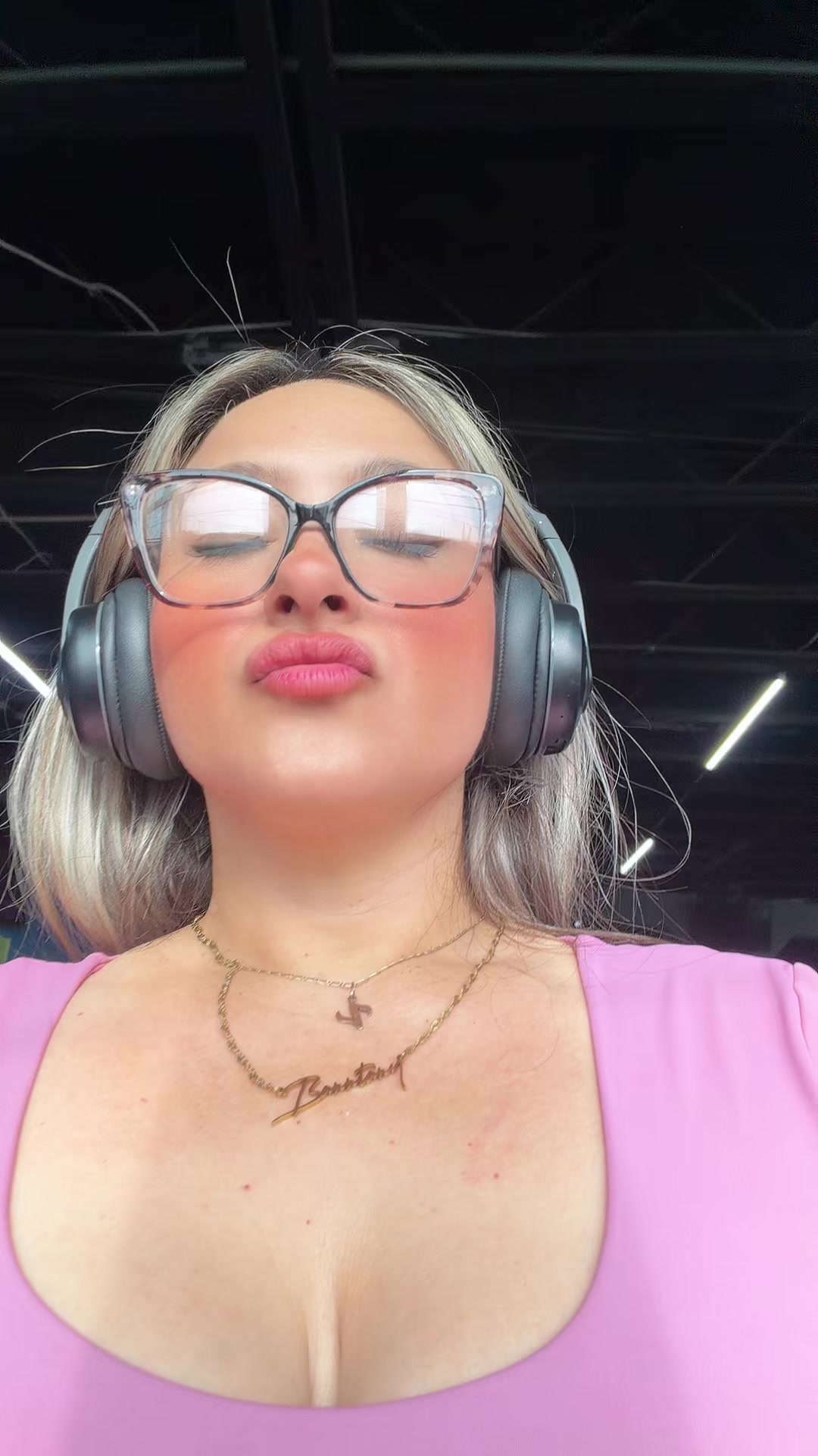 @Solo llámame BZ ✨💋