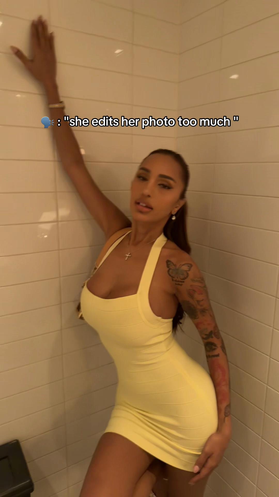 @Hollyhotdog