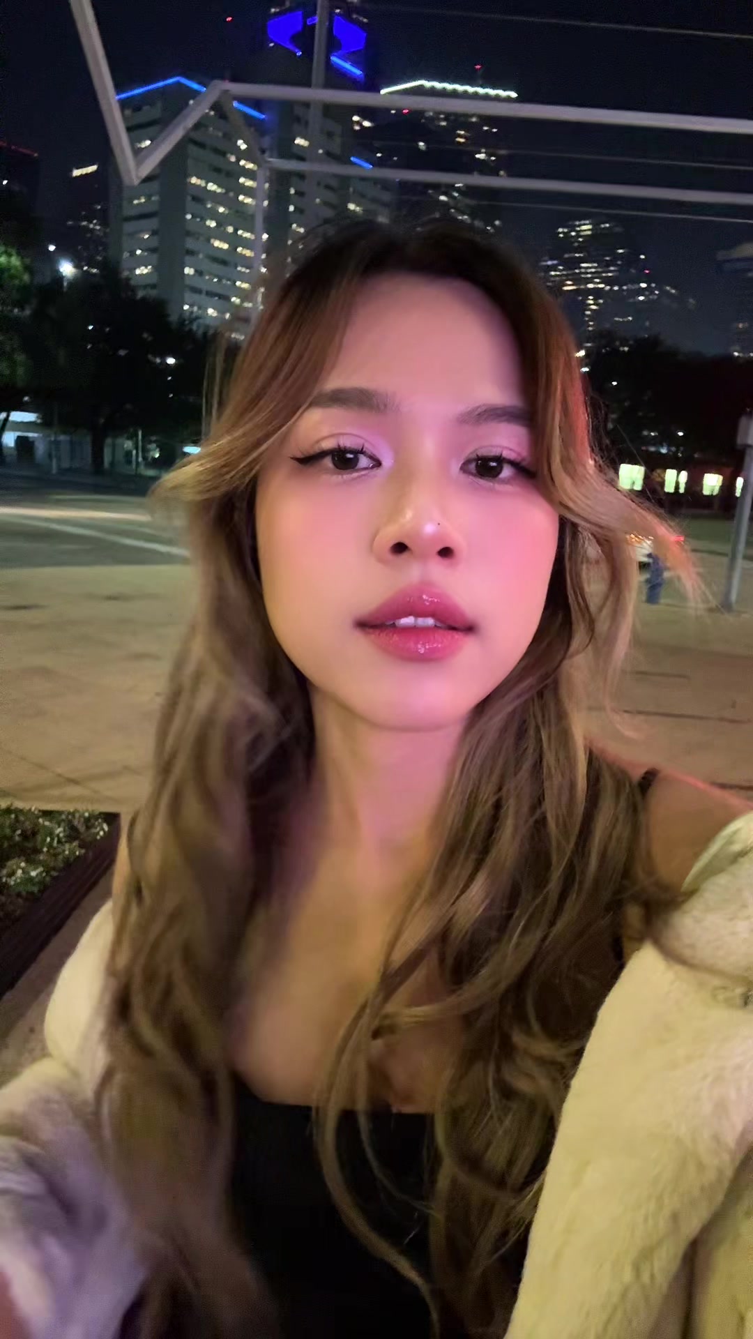 @Ăn Kem dưới mưa 🍦