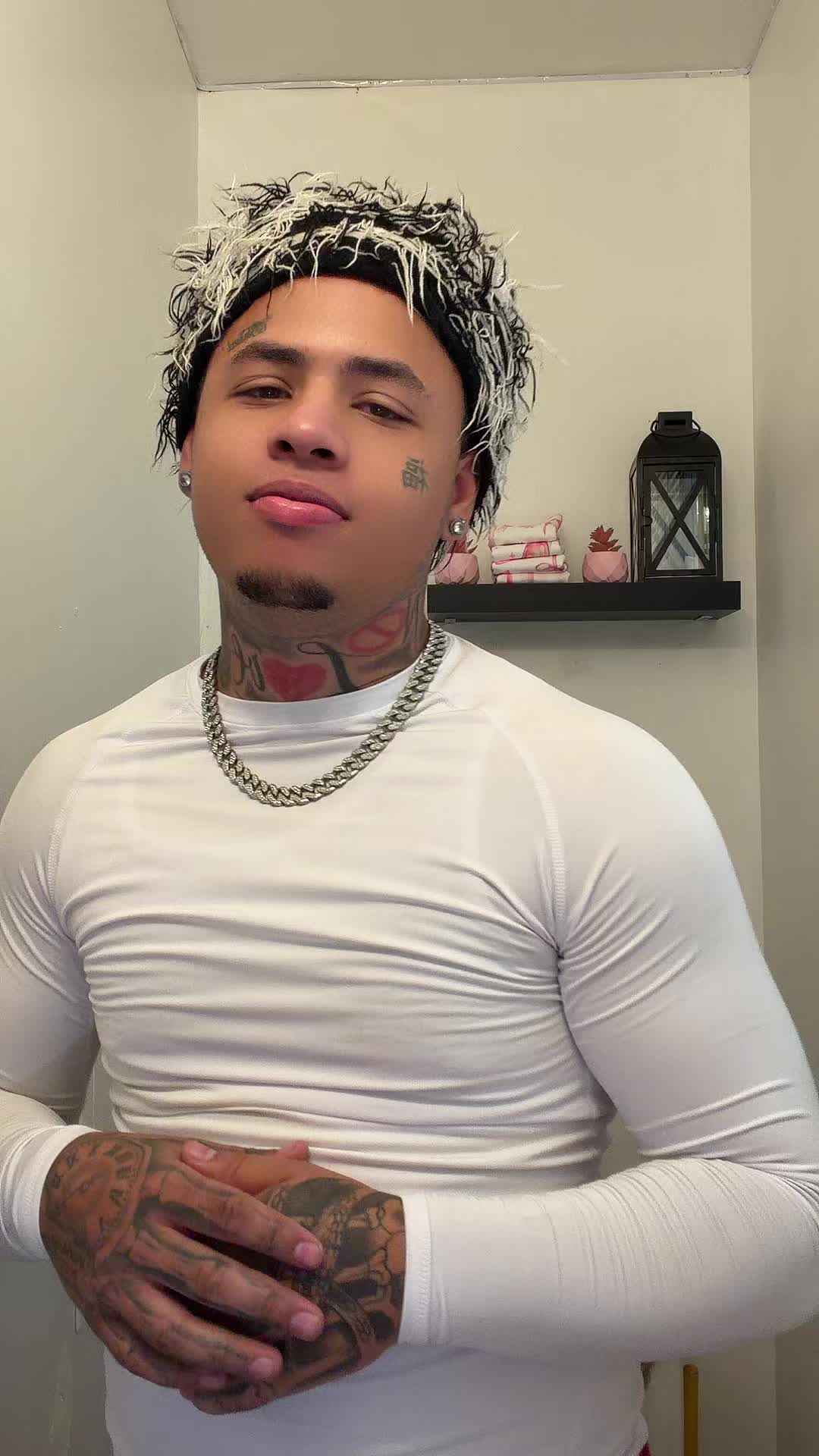 @&bull;R E L L O&bull; 🧿