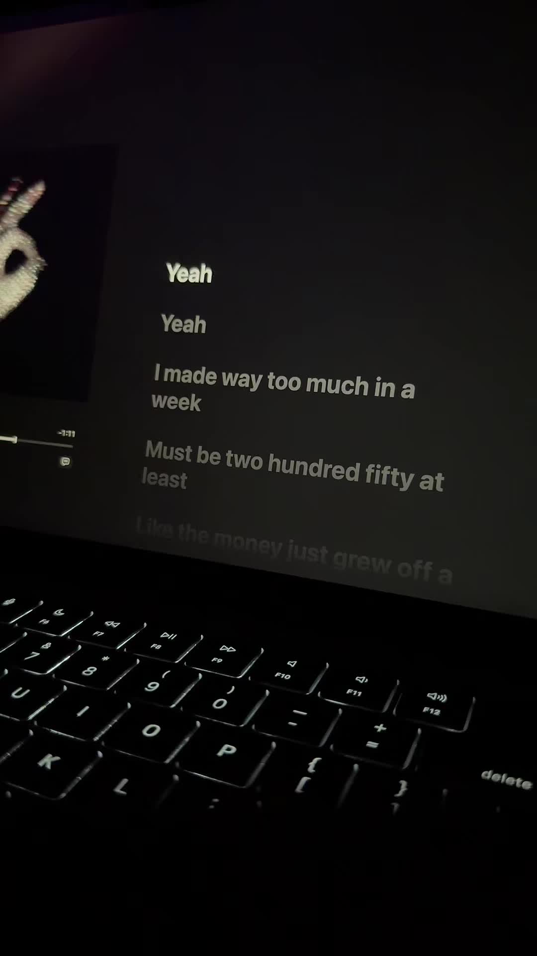 @🎧