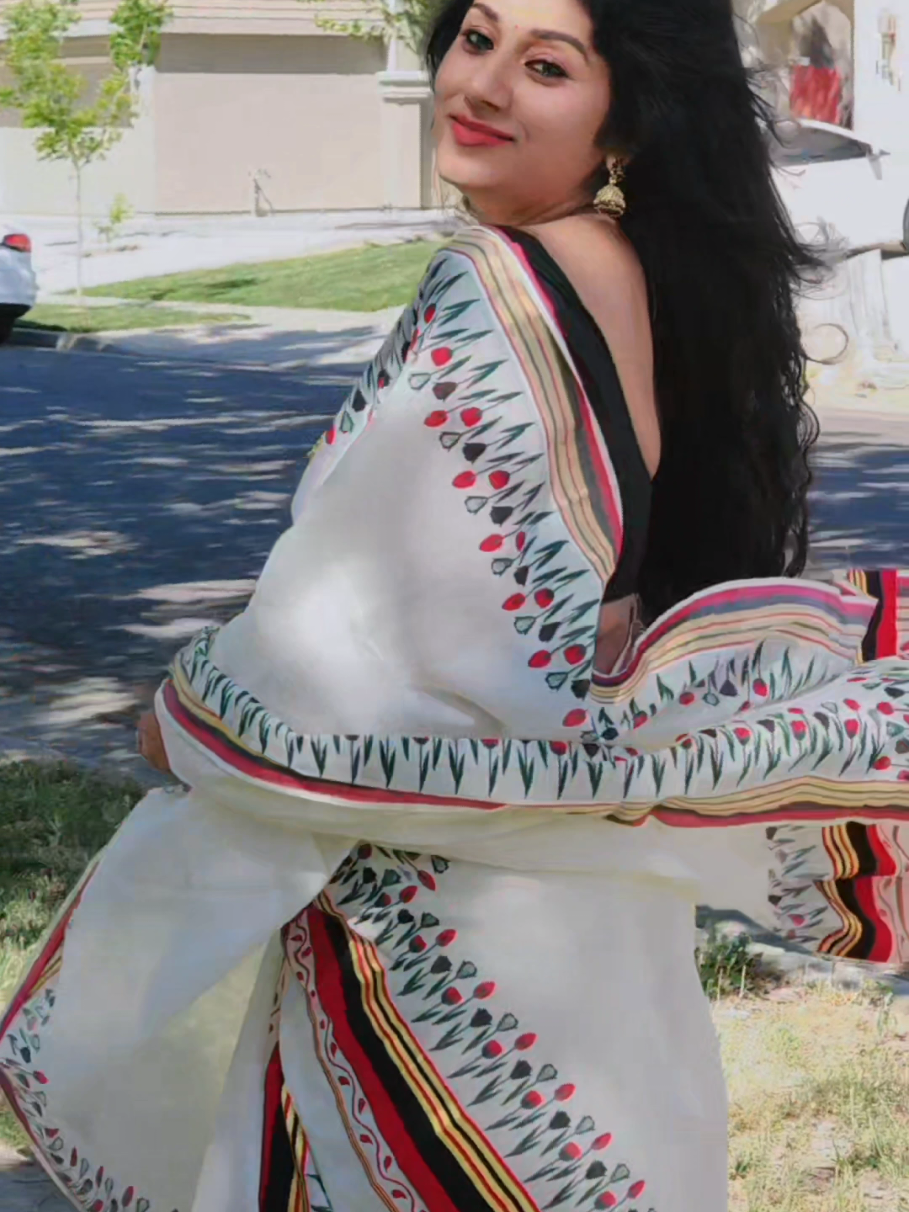 @Divyanair