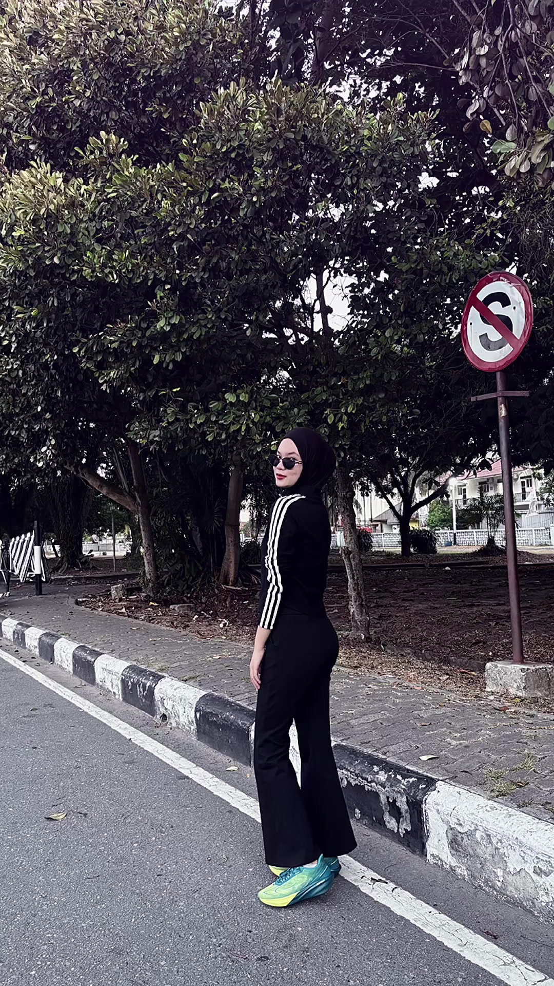 @shez