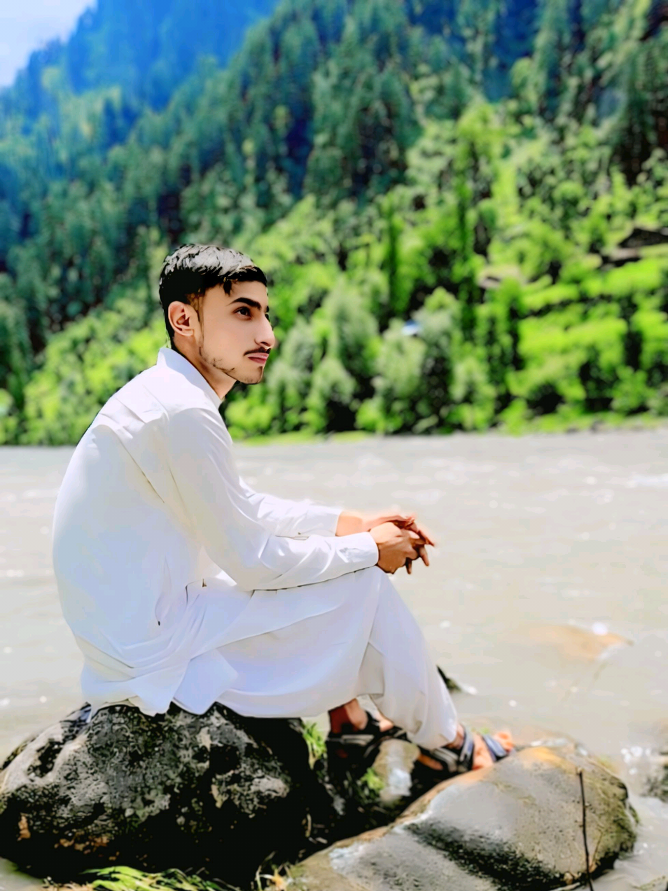 @HAROON_𝐒𝐀𝐐𝐈🔵👑