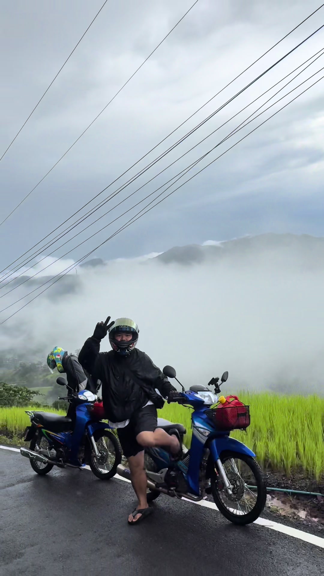 @Mos Apiwat
