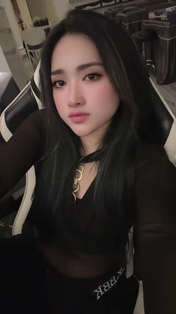 @Mai Thị Thu Hiền ( Vị Thần )