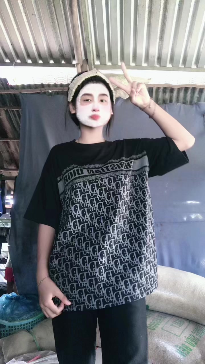 @Bé lùn cute