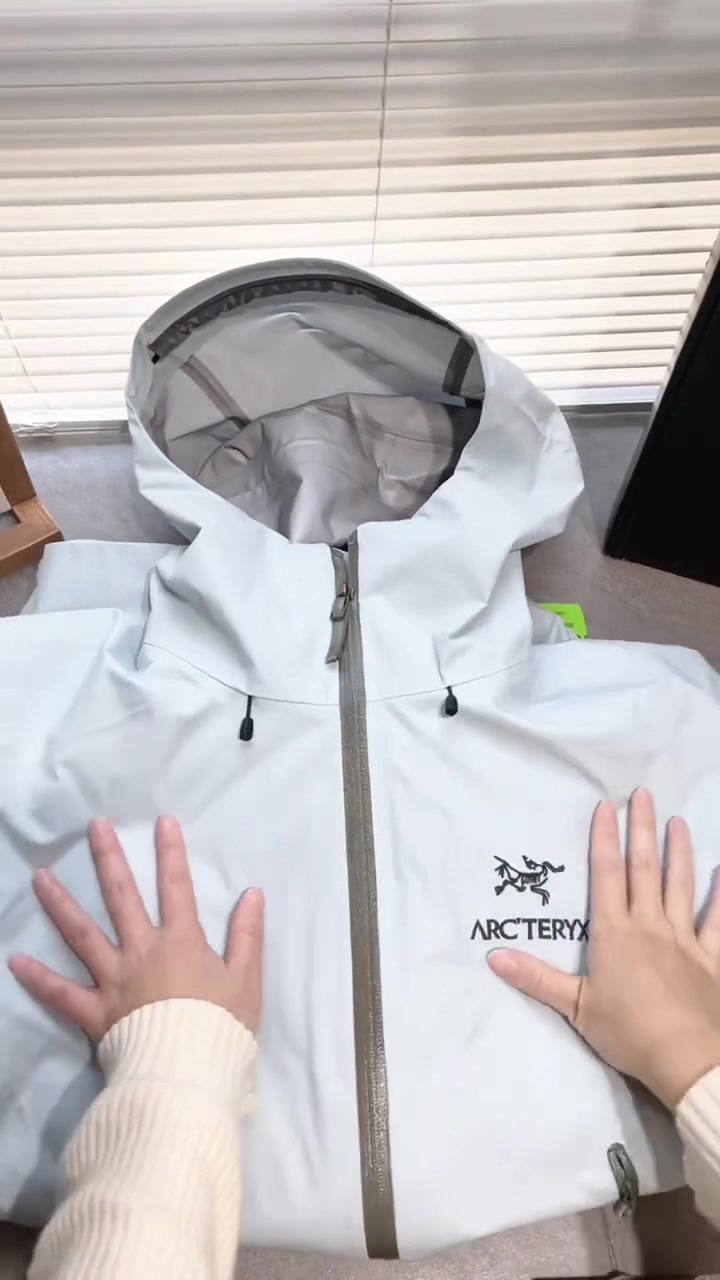 @skiingjacket