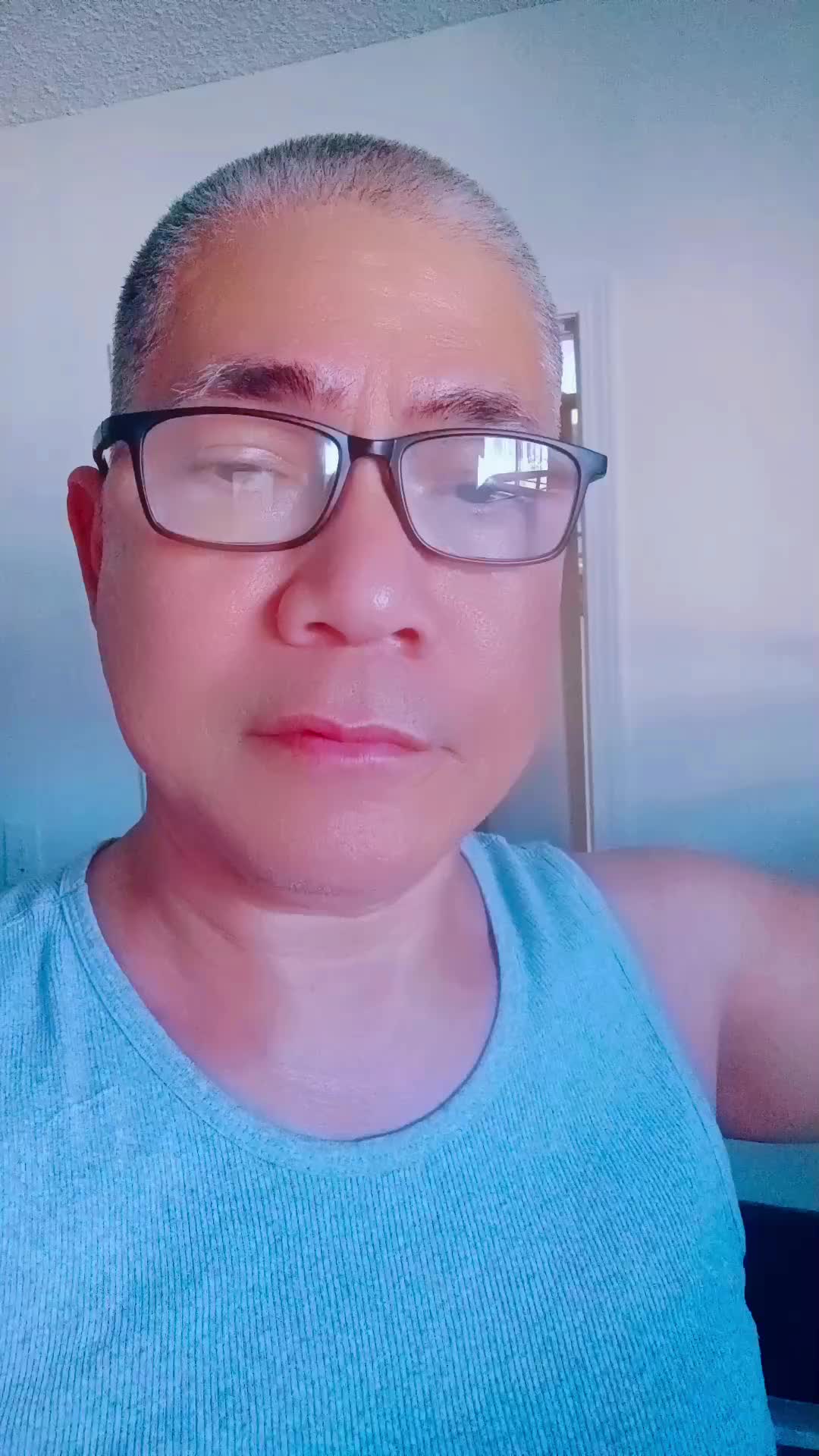 @Kneeroh