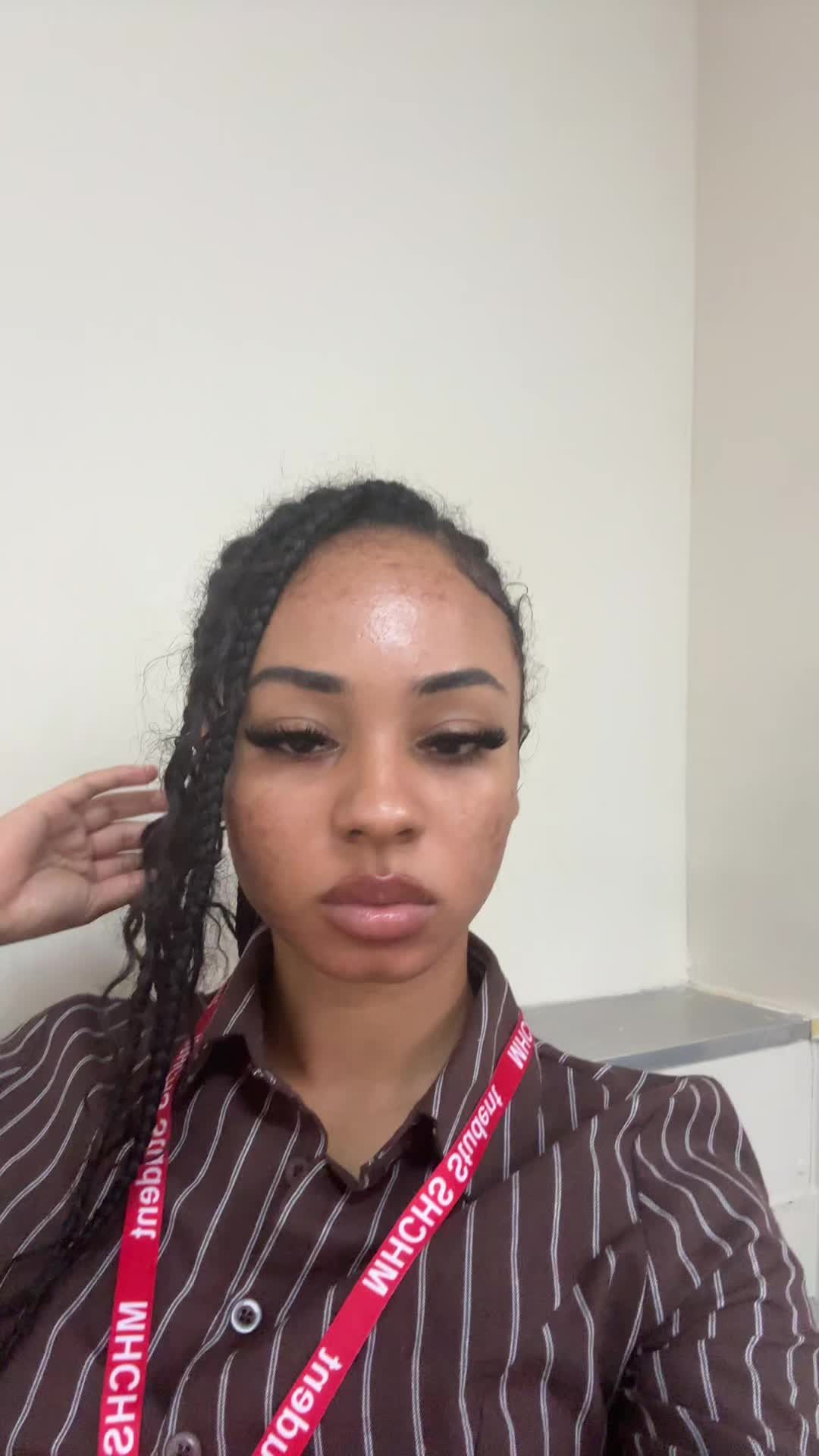 @︎︎👩🏽🦱ྀིྀི
