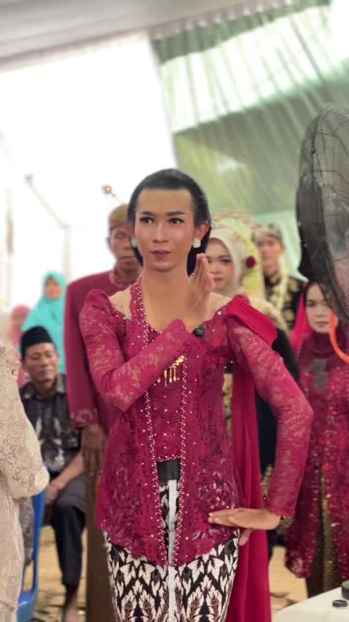 @Mbak Sari || Cucuk Lampah