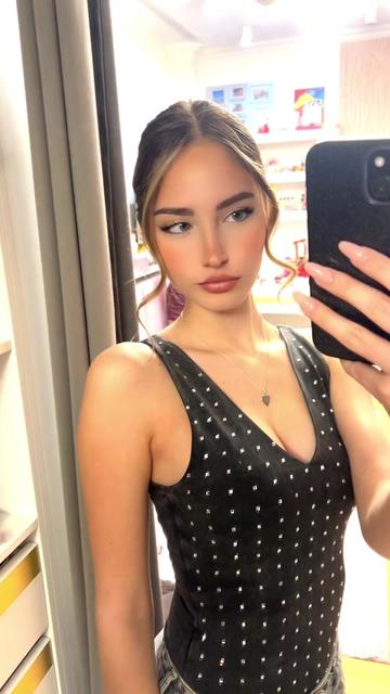 @elena💫