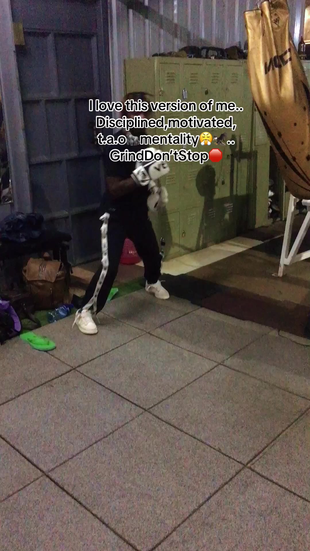 @TheAnimalOuna🦍…