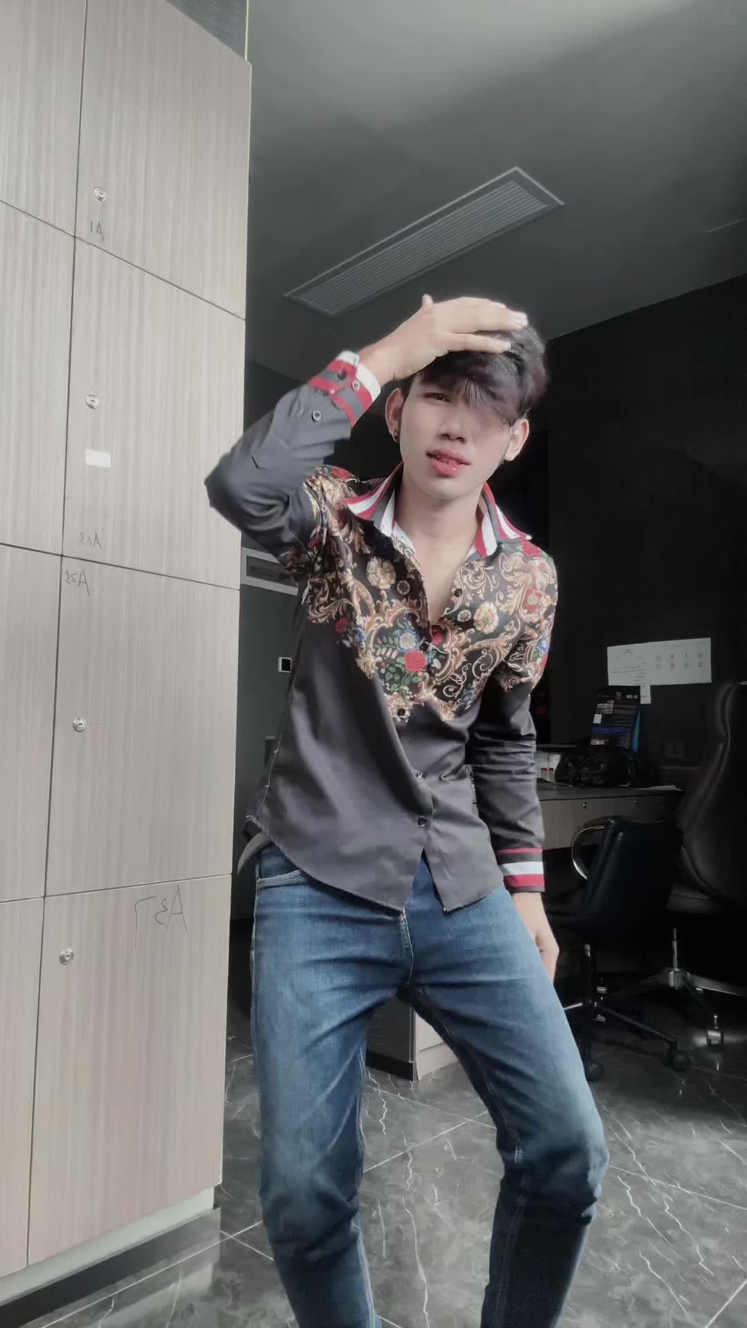 @Us๐ฏ๐