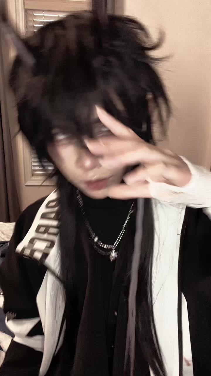 @☣︎「 CΔLX 」☣︎