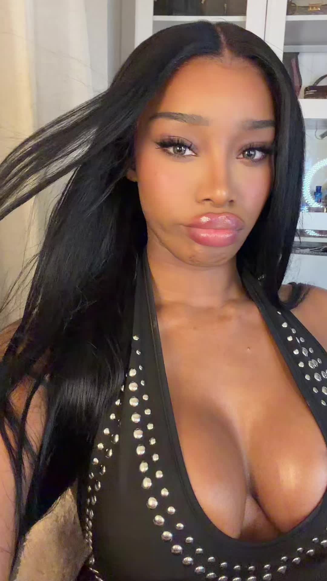 @karinedolls