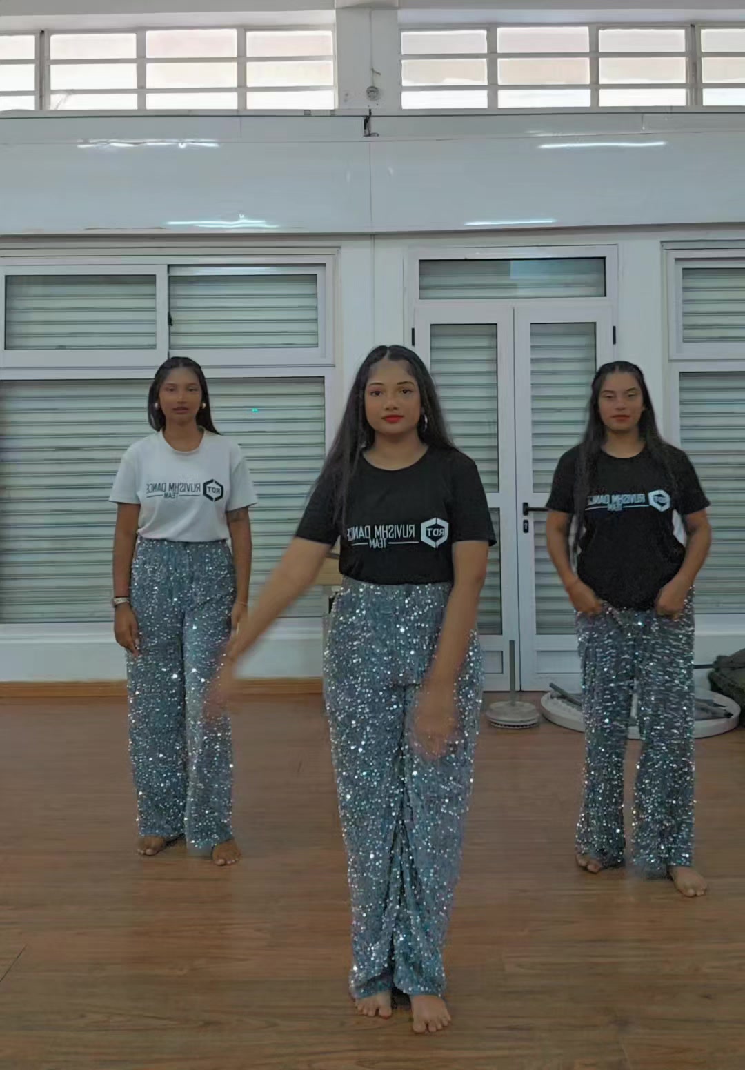 @Ruvishm_Dance_Team ♡