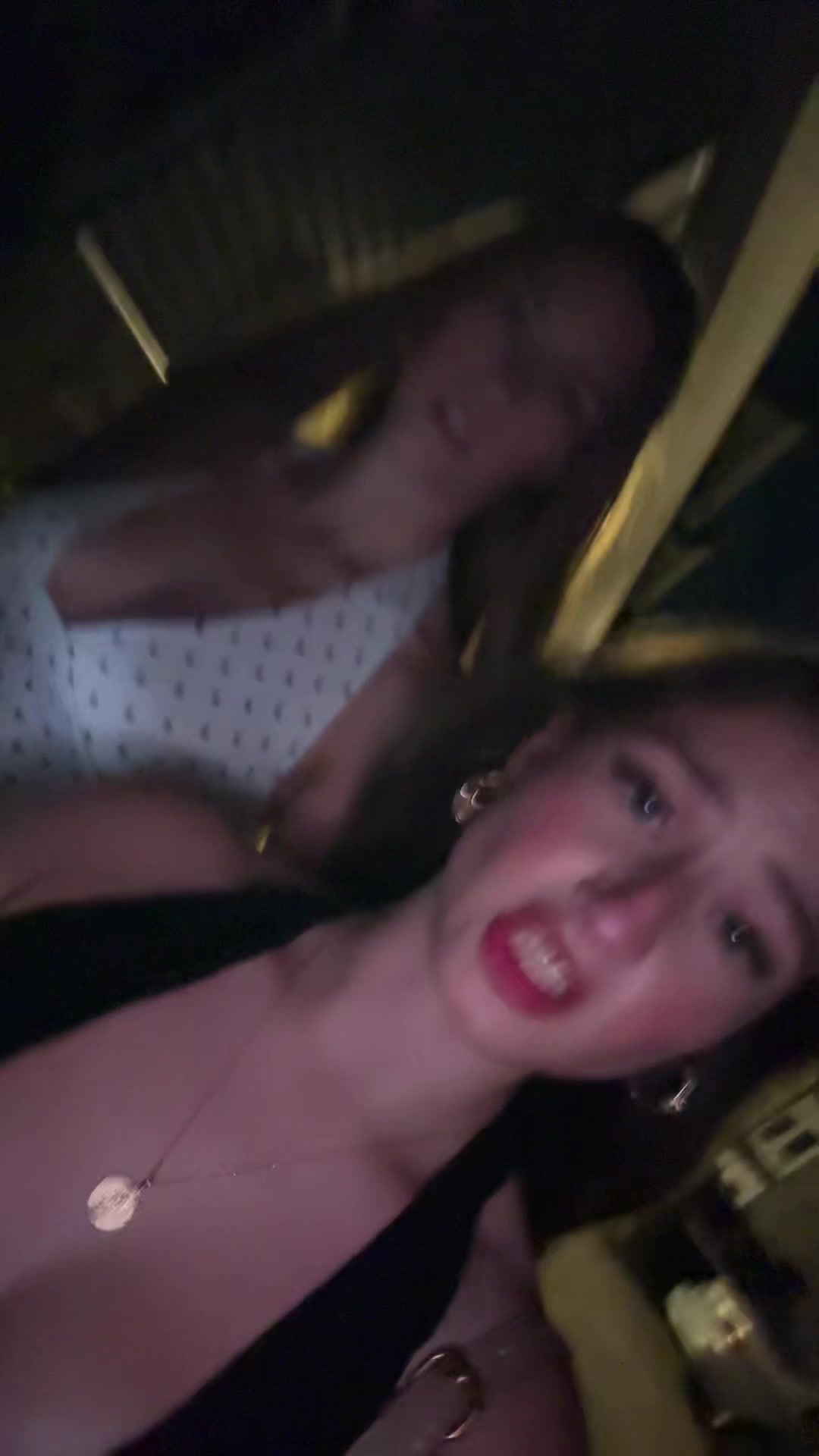 @Mia