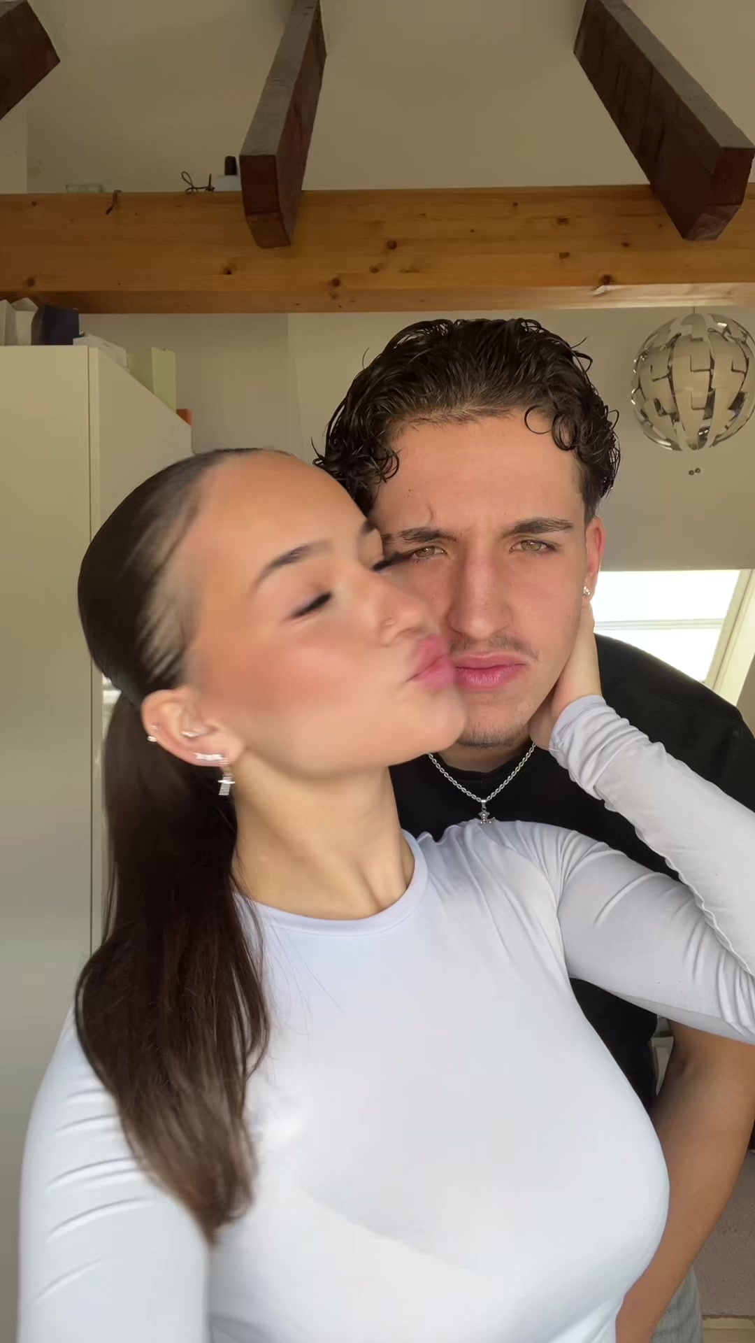 @alinawho