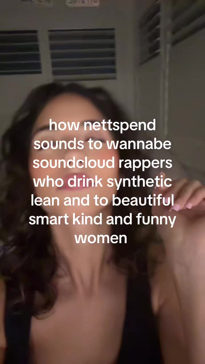 @☮︎