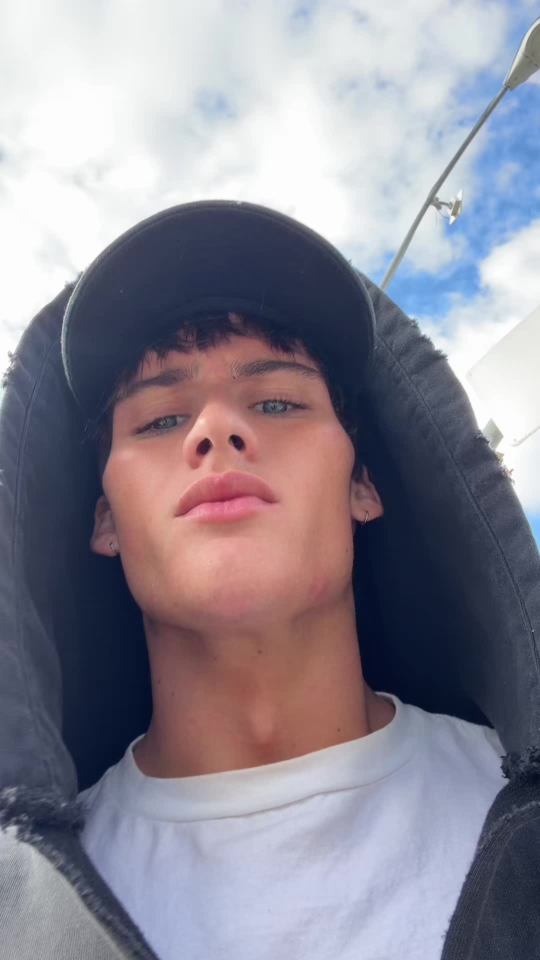 @sky