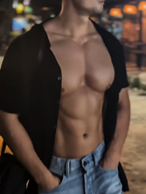 @Beautiful Muscle Male