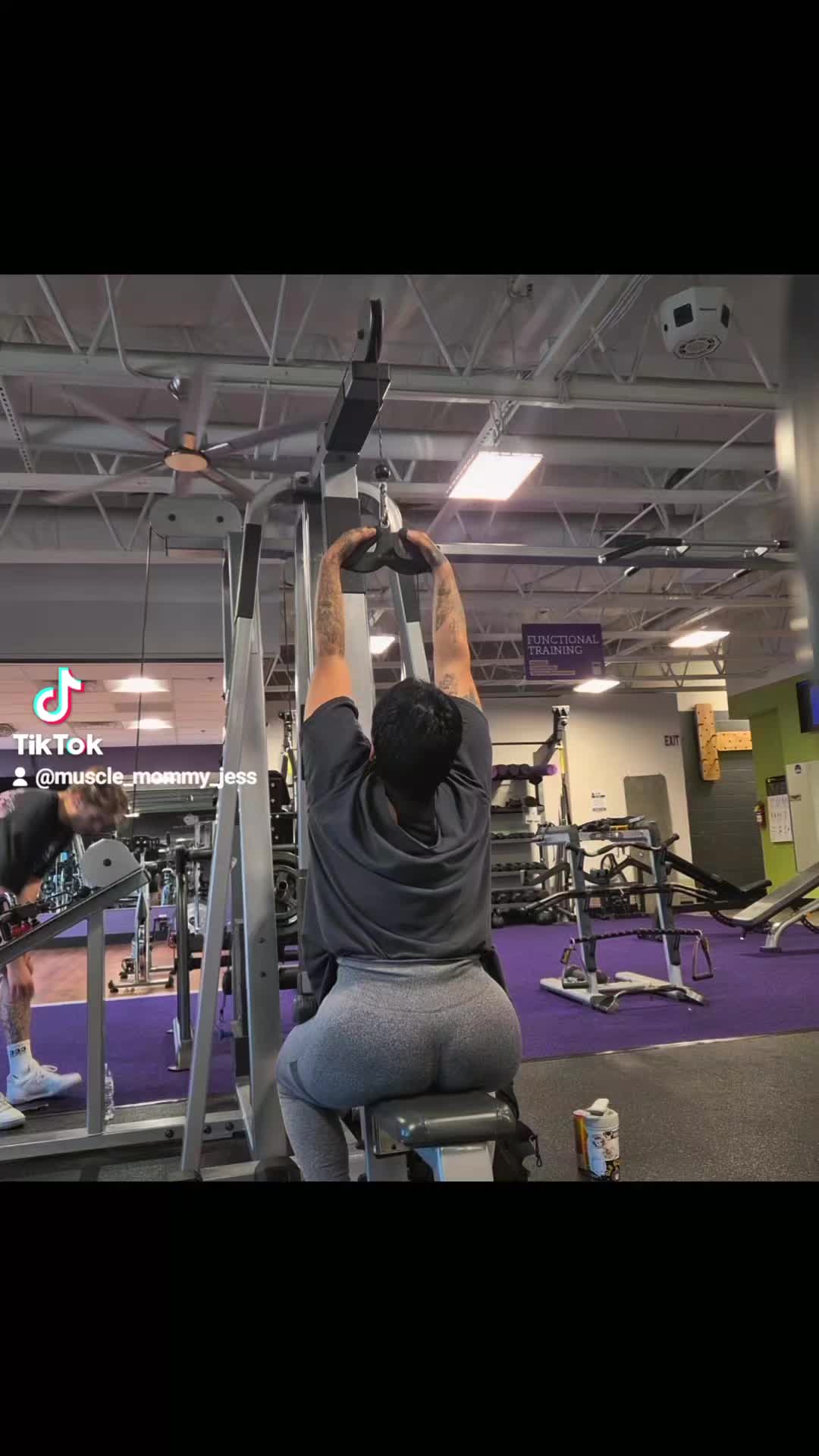 @muscle_mommy_jess