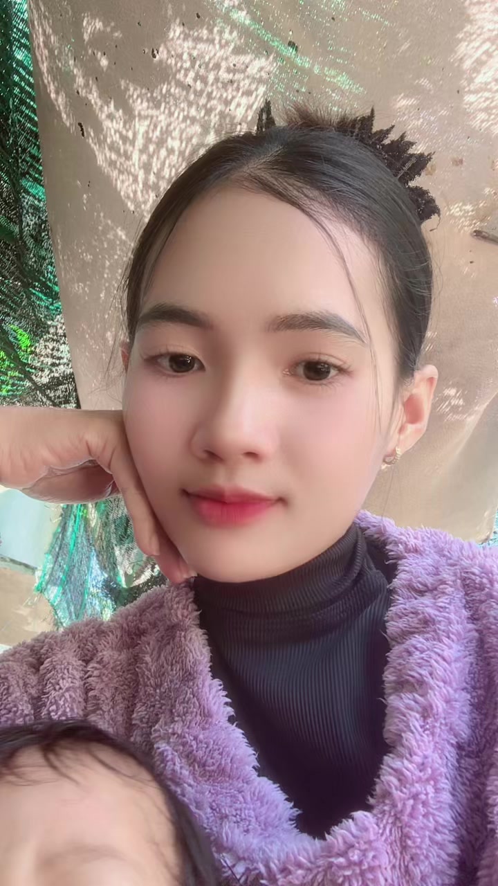 @លី៚ នីន