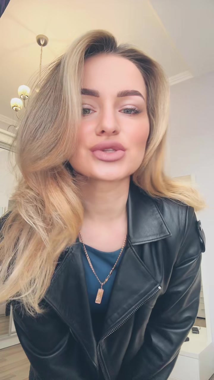 @🦊