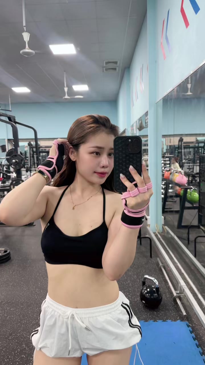 @linh chi quần &aacute;o tập