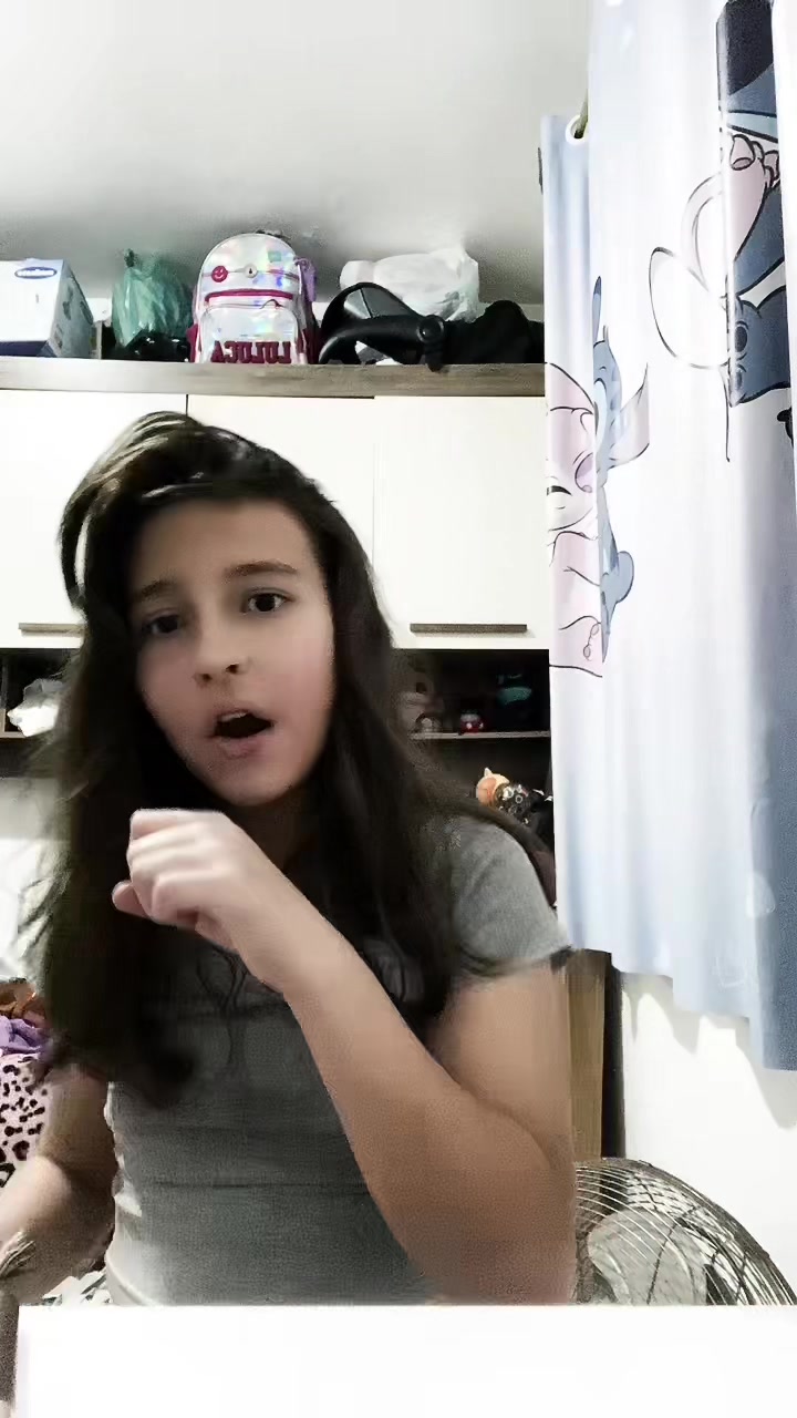 @Vitoria Santos