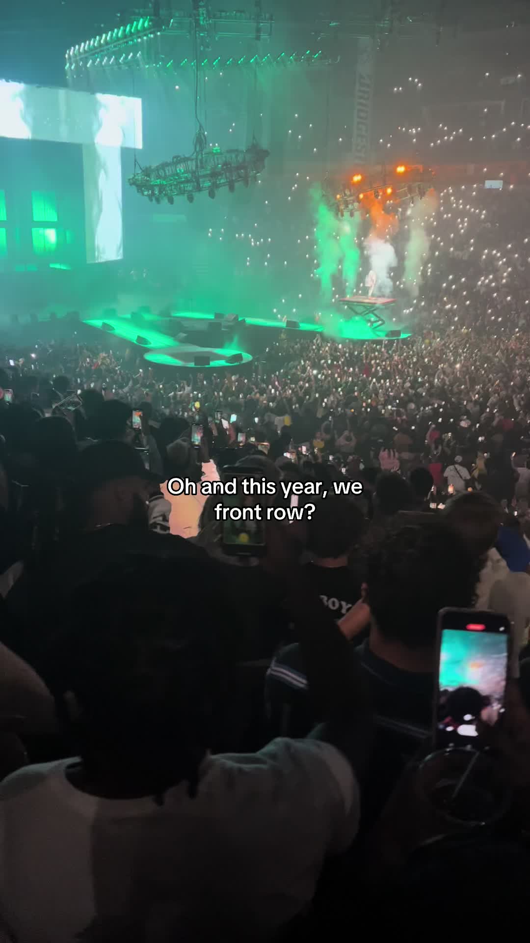 @⃟