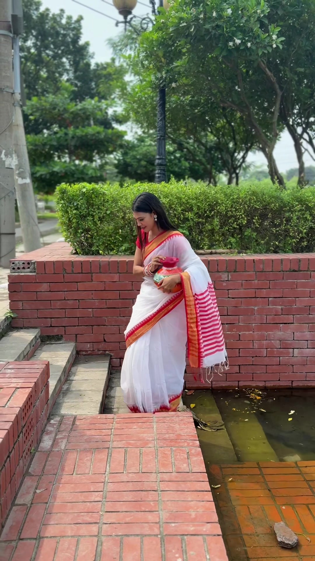 @👩🎓⚖️Arshi +(আরু)⚖️🎓