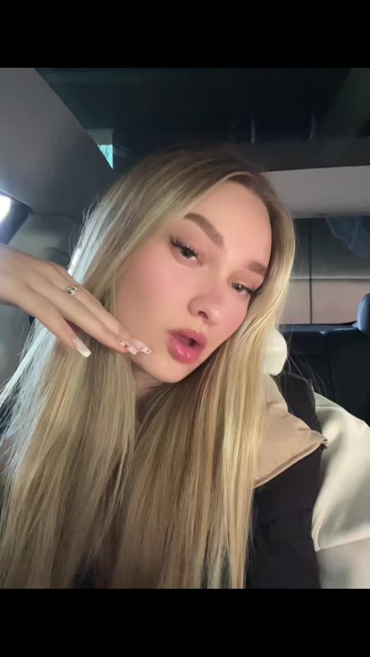@anya