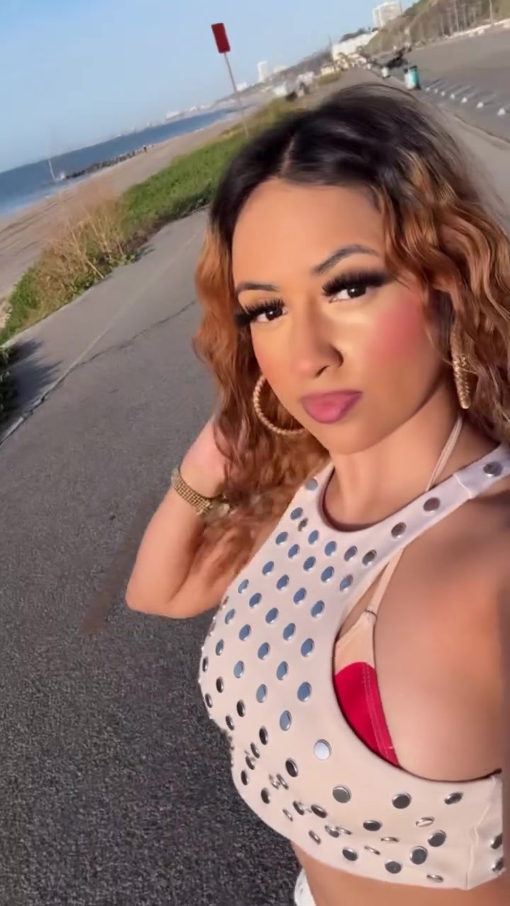 @Prettyygirll.P