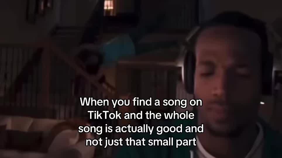 @🦄