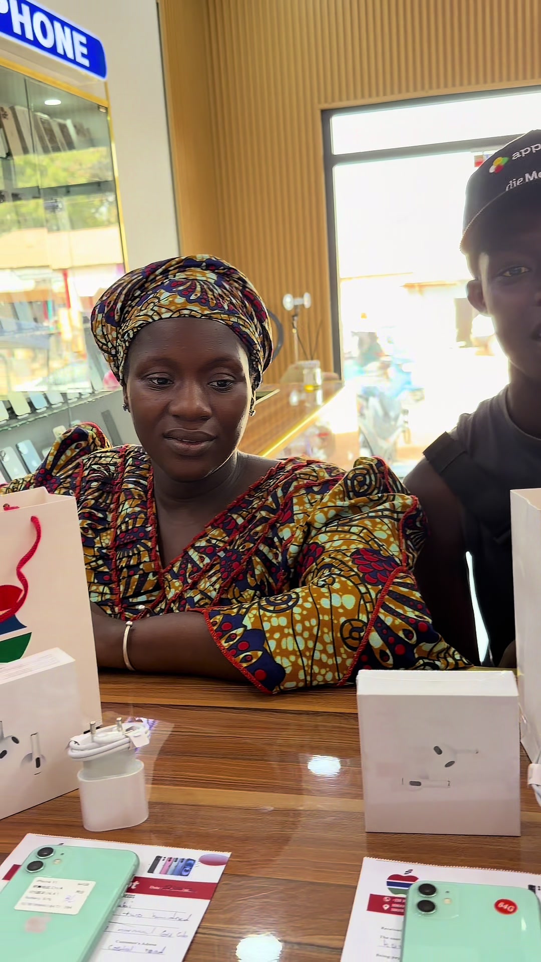 @Buy Apple 🇬🇲